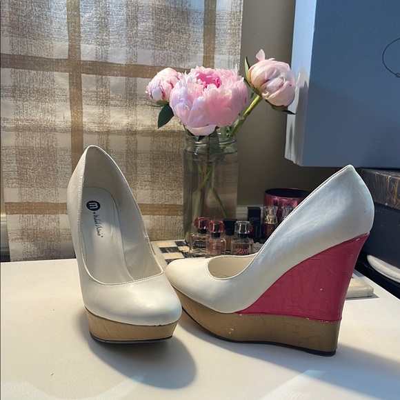 Michael Antonio White and Pink Wedge Shoes - Picture 9 of 13